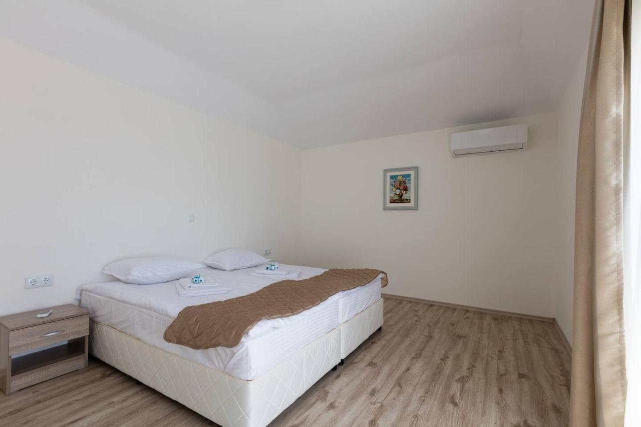 Zevs Residence เนเซบาร์ ภายนอก รูปภาพ